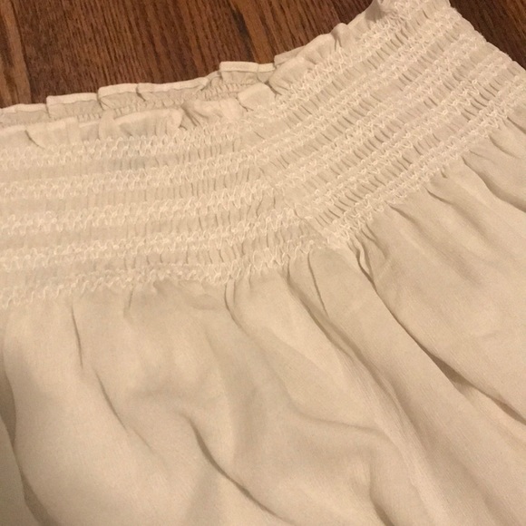 White Off the shoulder top - Picture 2 of 2